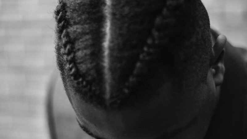 Les pellicules sur les cheveux afro