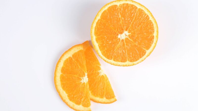Découvrez 5 raisons d’utiliser de la poudre d’orange sur vos cheveux crépus