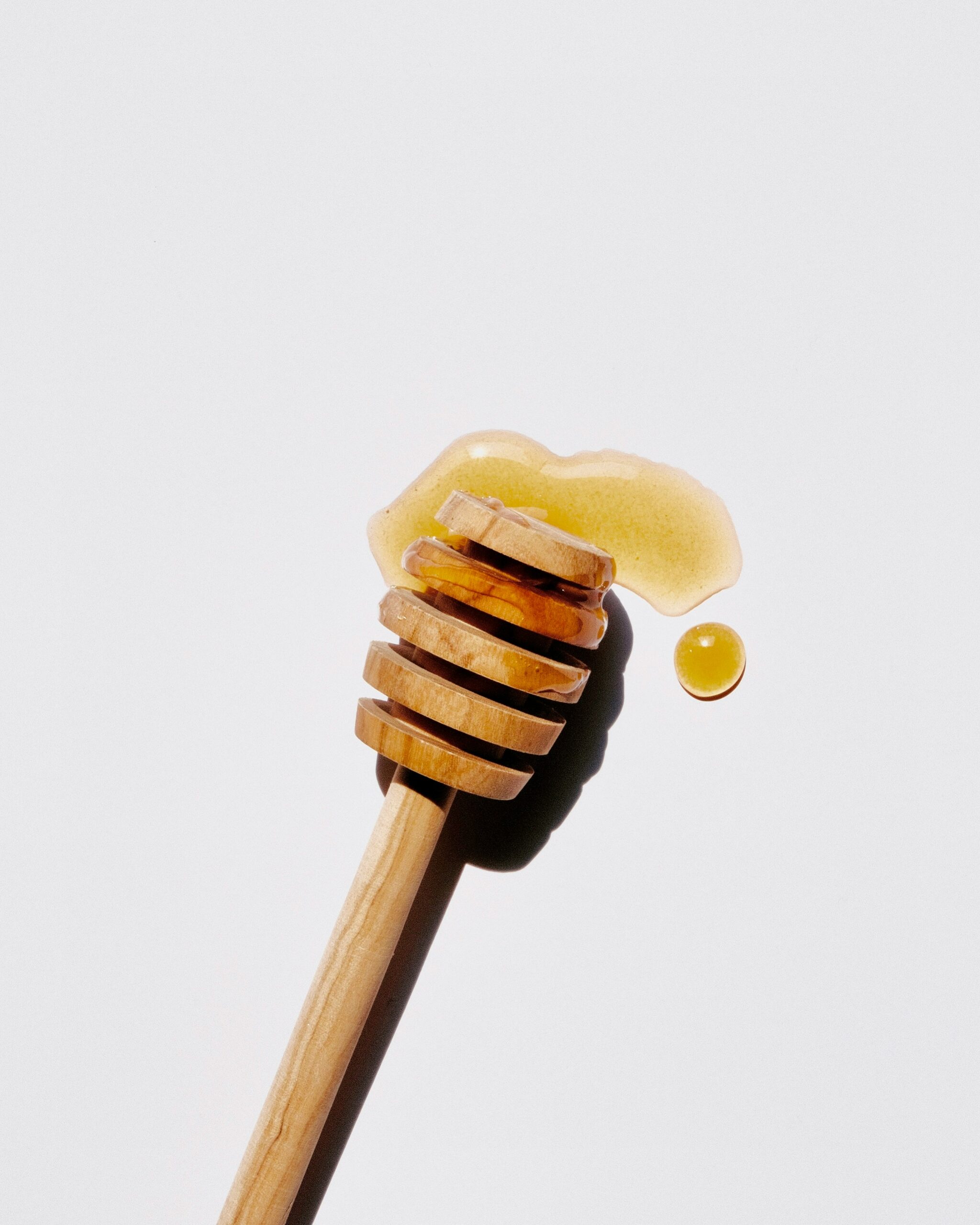 Le masque au miel pour les cheveux crépus
